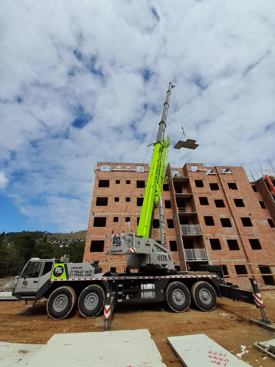 GUINDASTE 85TON PARA CONSTRUÇÃO CIVIL